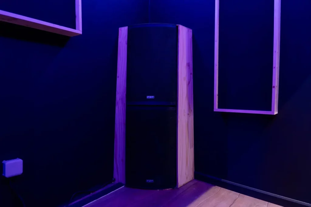 Altavoces FBT DJ Box.